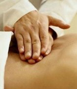 强直性脊柱炎不同发病时期的症状